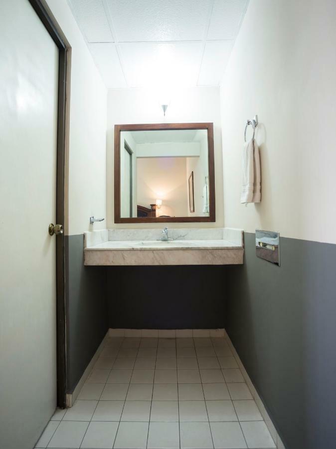 Capital O 88 Inn San Nicolas de los Garza Luaran gambar